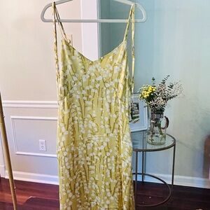 New with tag Chic Yellow Floral Maxi Dress